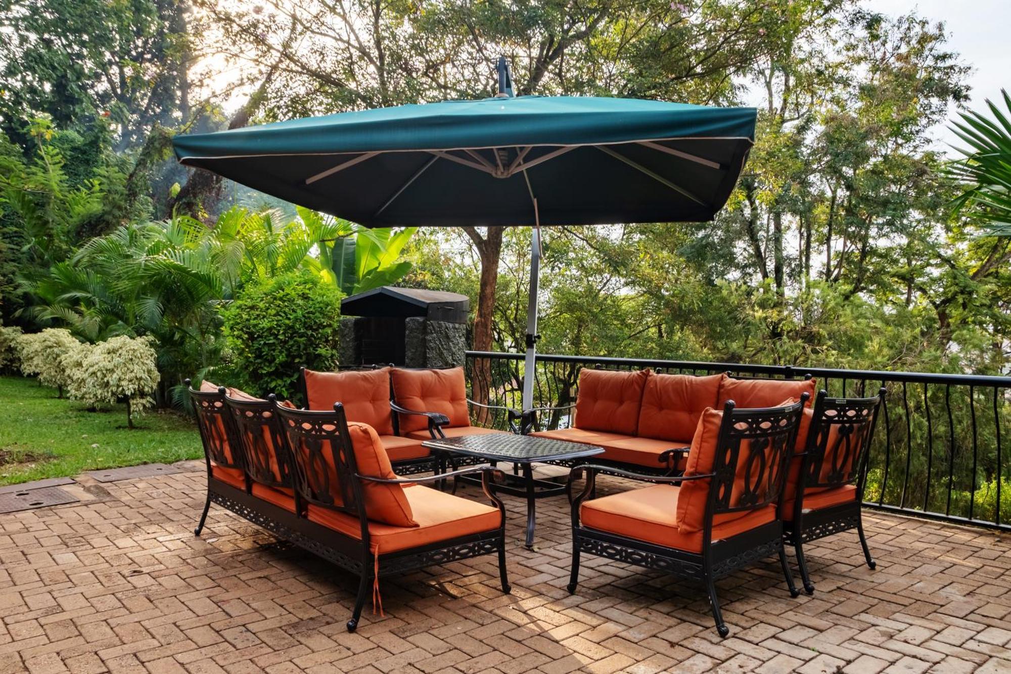 Pangolin Nest Boutique Hotel 坎帕拉 外观 照片